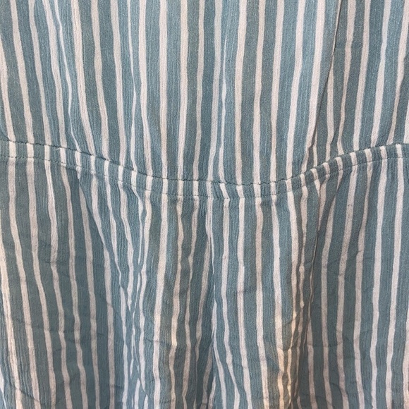 Women’s size large forever, 21 mid sleeve, romper, mint, green, and white p6 - Picture 3 of 9